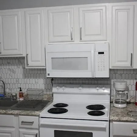 Entire 2-Bed Private Apt - Ewr/Nyc/Outlet Mall Newark Exterior photo