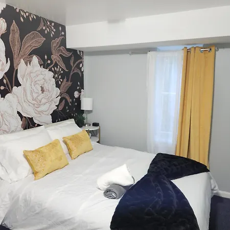 Entire 2-Bed Private Apt - Ewr/Nyc/Outlet Mall Newark Exterior photo